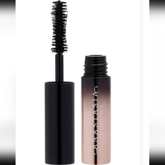 Anastasia Beverly Hills Other - Anastasia Beverly Hills Volumizing Black Mascara